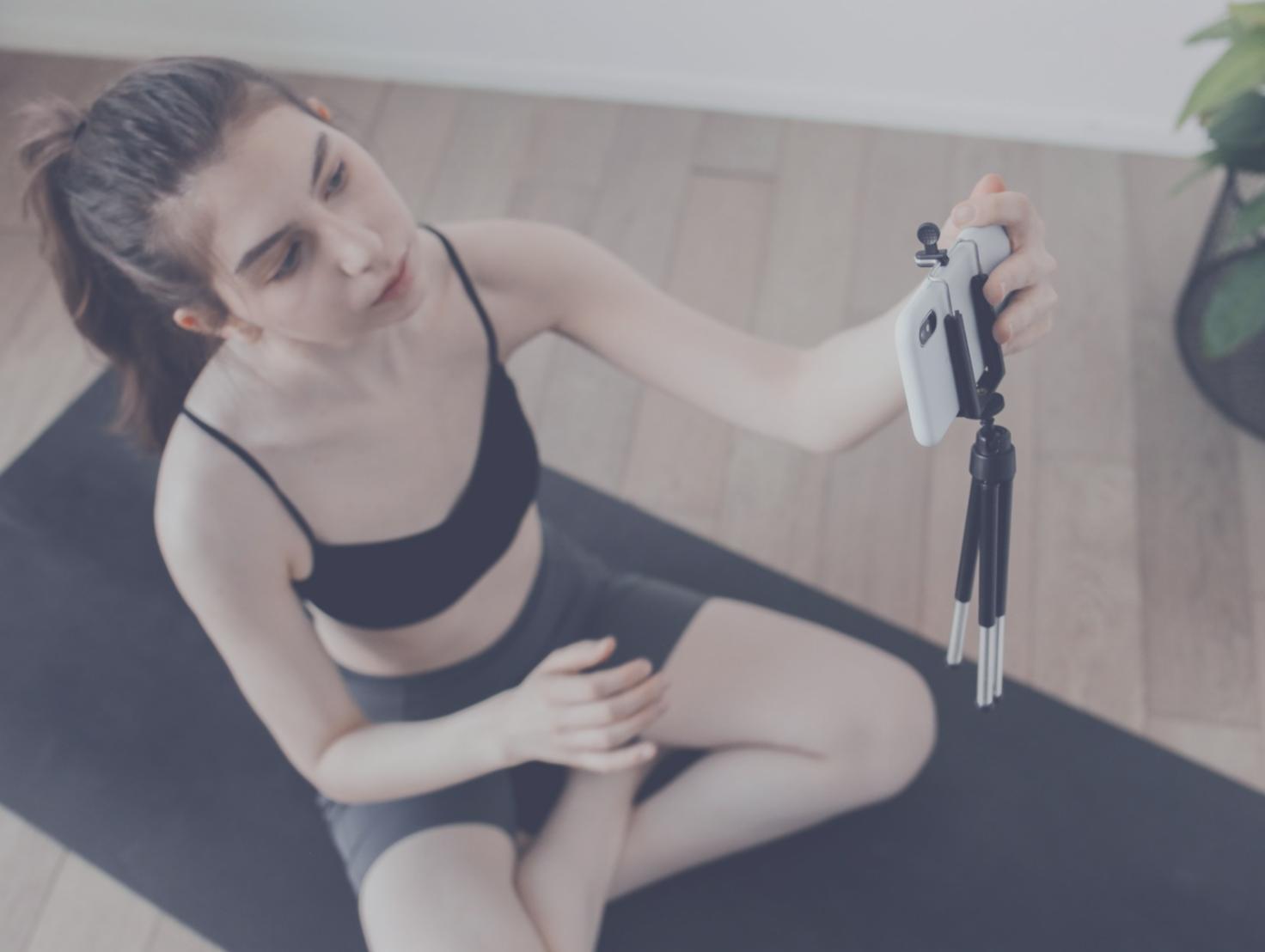 Парна практика йоги під час вебінару